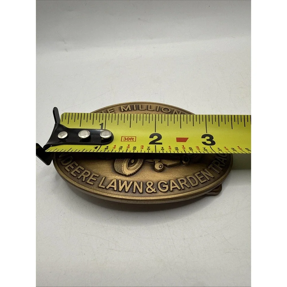 JOHN DEERE 1984 ONE MILLIONTH MODEL 318 LAWN TRACTOR GOLD BELT BUCKLE‎ NIB